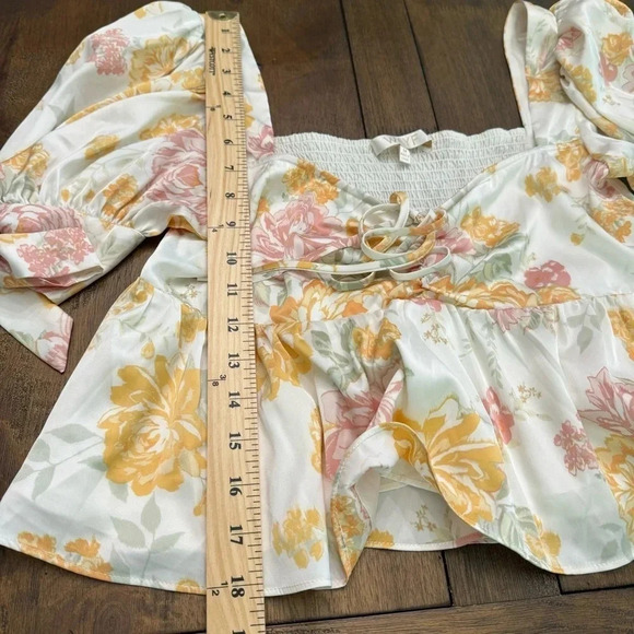 WAYF peasant floral Terry Top in yellow mini roses. Medium. - Picture 7 of 11